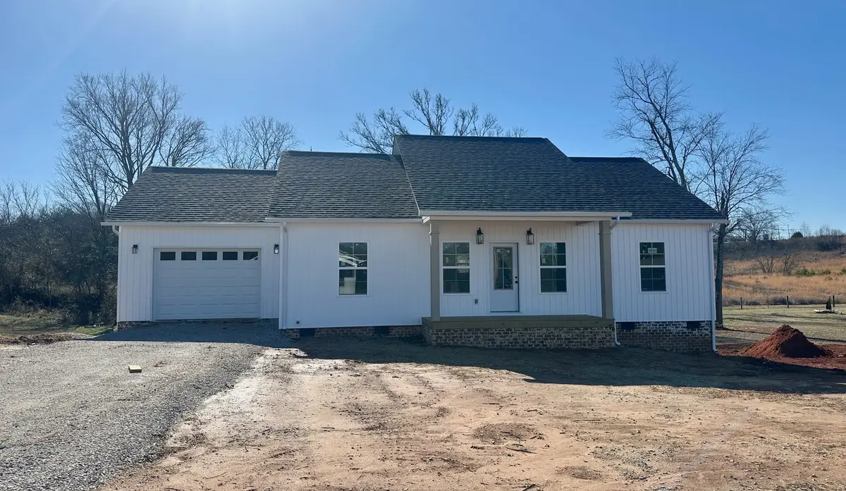 169 Honeysuckle Ln, Sparta, TN 38583 - Image #1