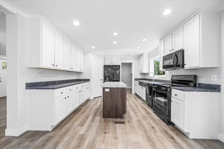 1800 Anna Maria Ln, Cookeville, TN 38501 - Image #2