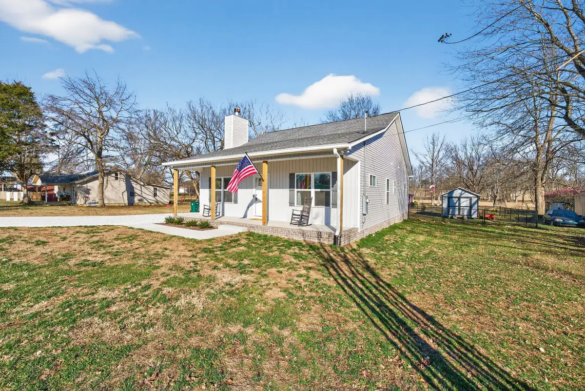 120 Melrose St, McEwen, TN 37101 - #1