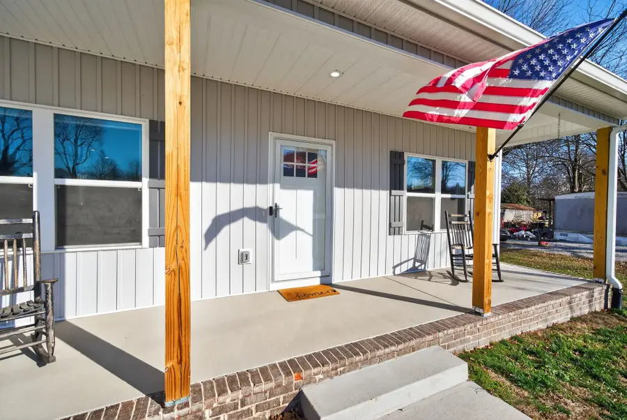 120 Melrose St, McEwen, TN 37101 - #2