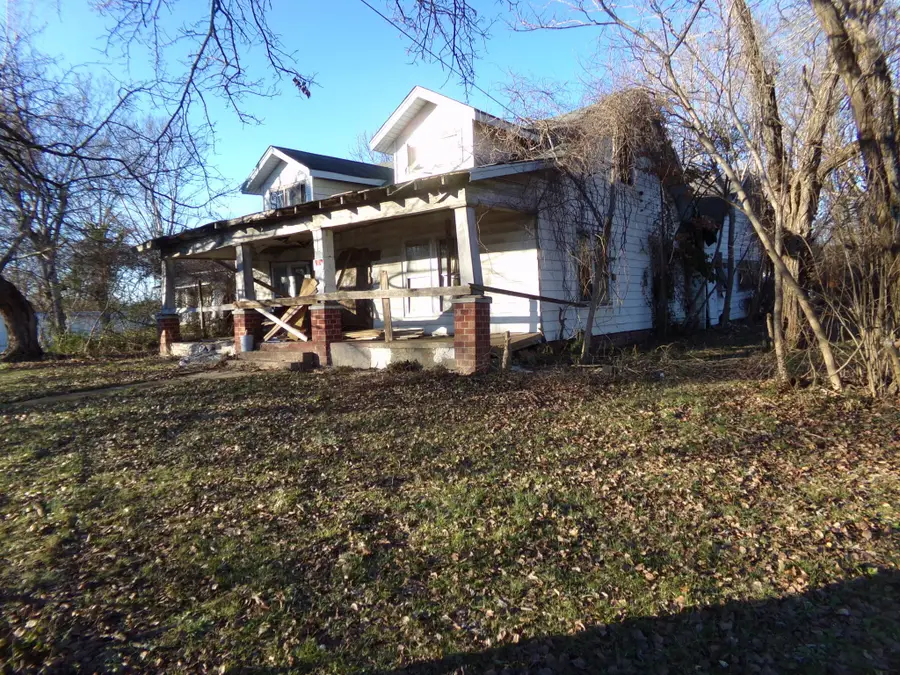 826 W Church St, Lewisburg, TN 37091 - #2