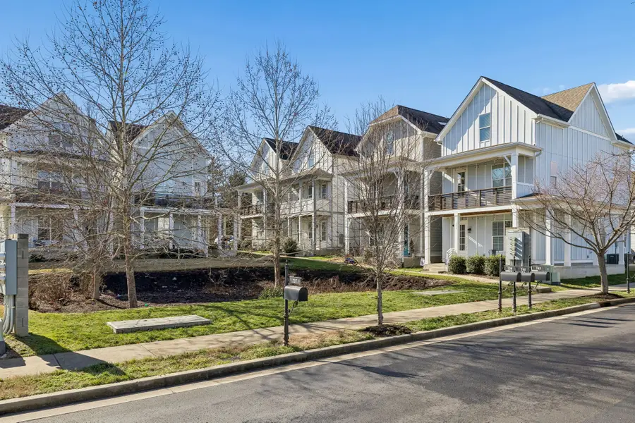 743 Cottage Park Dr, Nashville, TN 37207 - Image #3