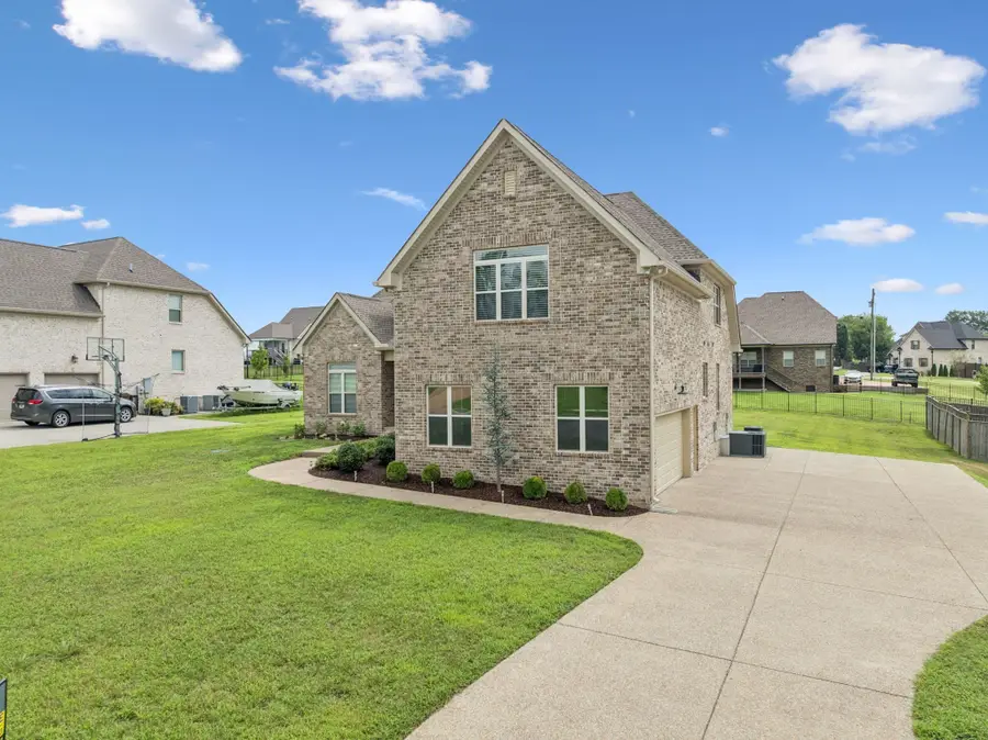 1307 Christina Ct, Lebanon, TN 37087 - Image #2