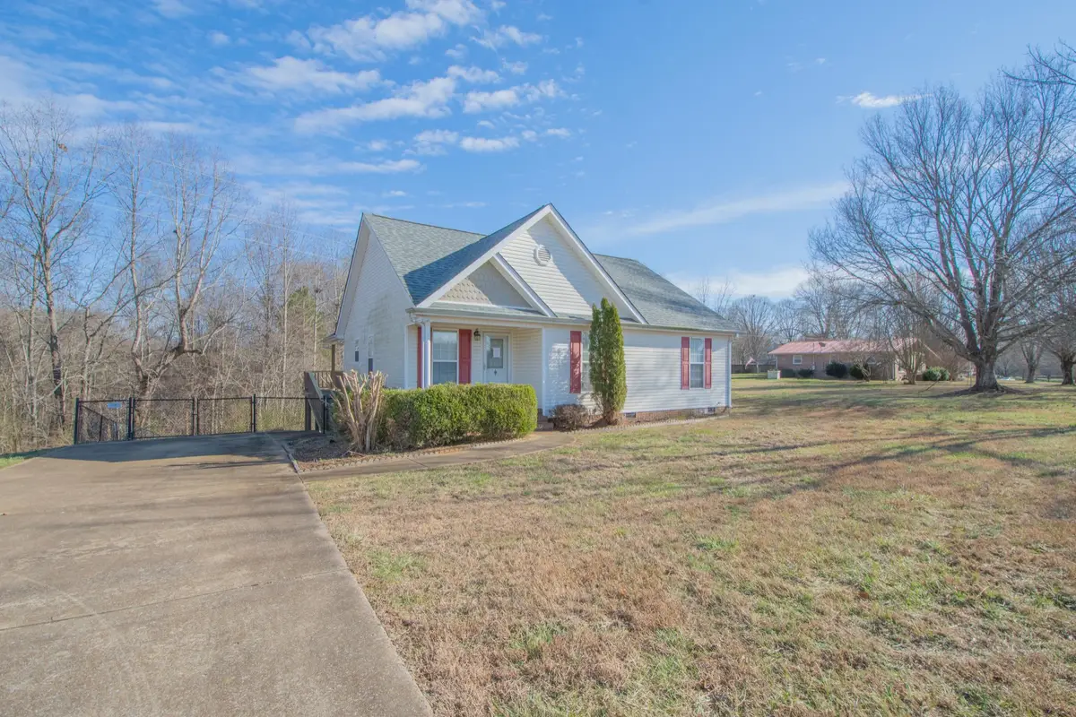1149 Oak Grove Rd, Goodspring, TN 38460 - Image #1