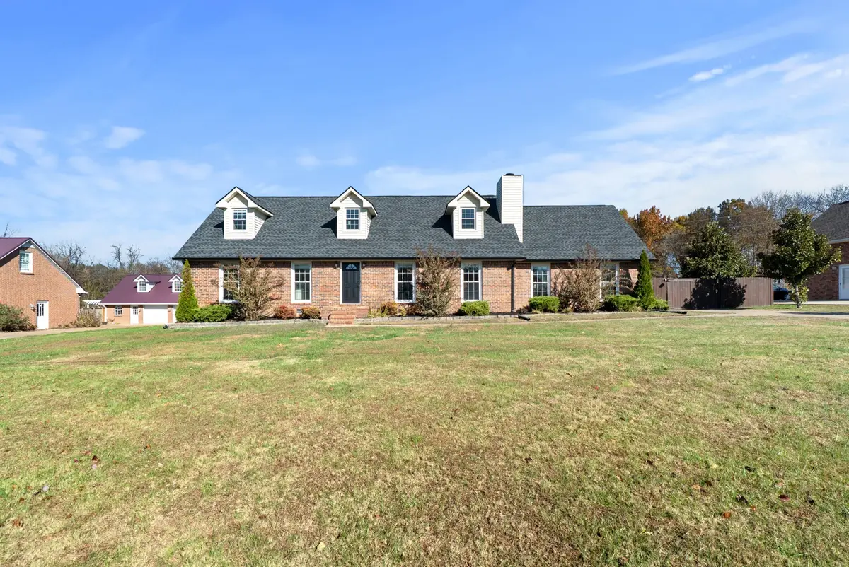 102 Pennsylvania Ave, White House, TN 37188 - Image #1