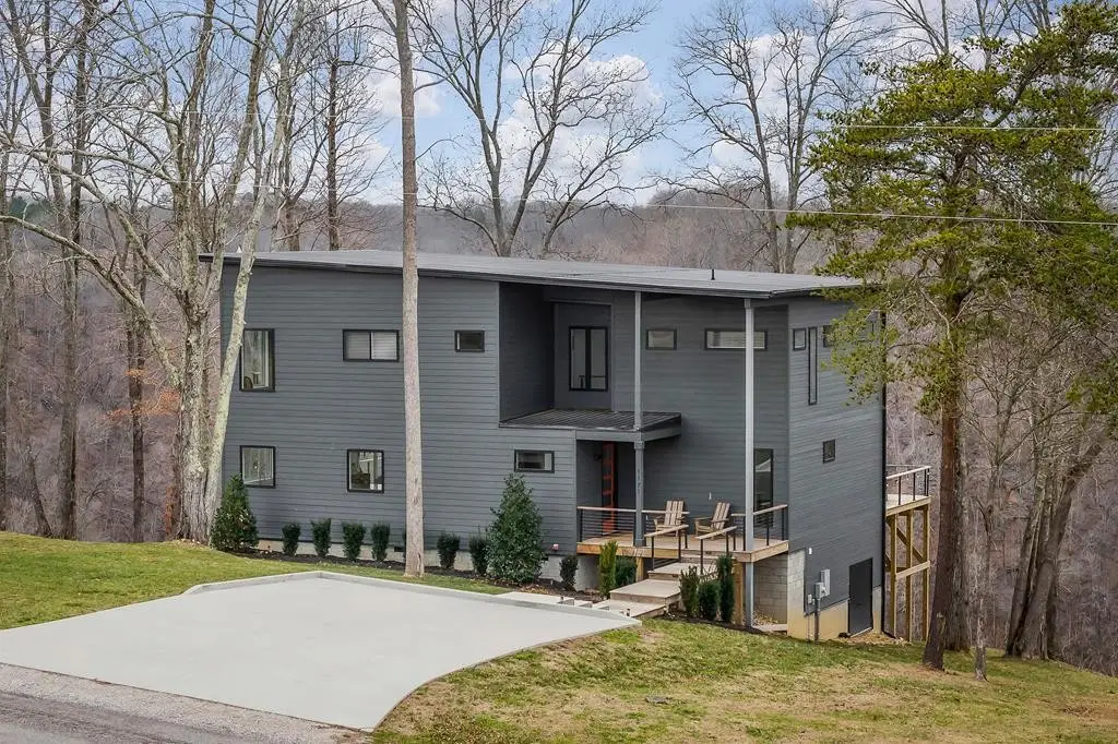 1171 Hutchins Bend Rd W, Sparta, TN 38583 - Image #1