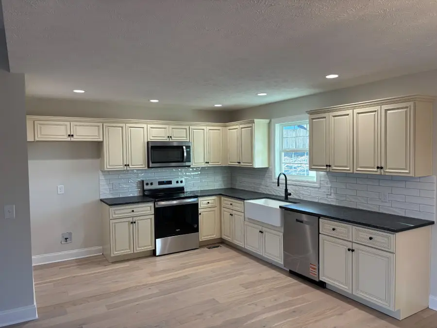 606 Shadow Dr, Shelbyville, TN 37160 - Image #3