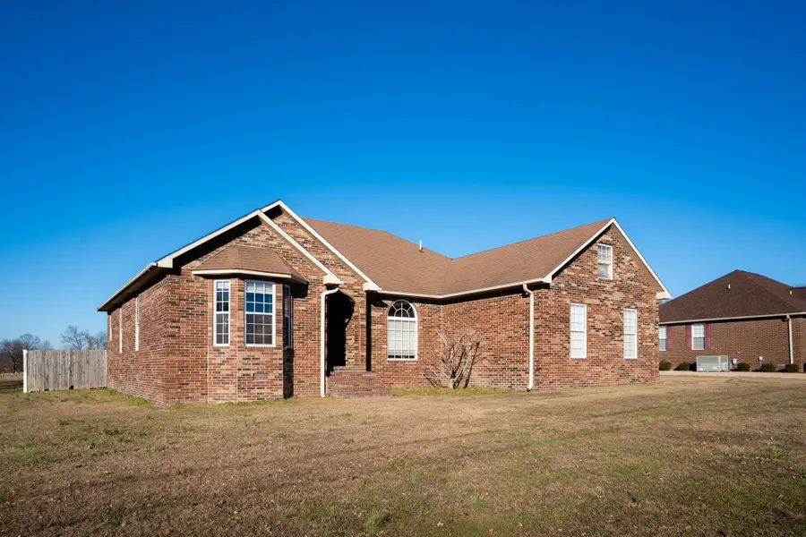 109 Oak St, Martin, TN 38237 - #2