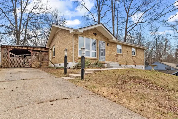 861 E Happy Hollow Dr, Clarksville, TN 37040