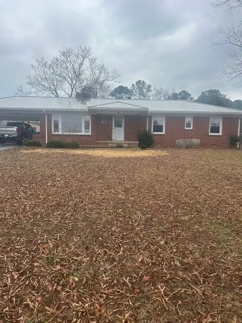 208 Oakdale Rd, Camden, TN 38320