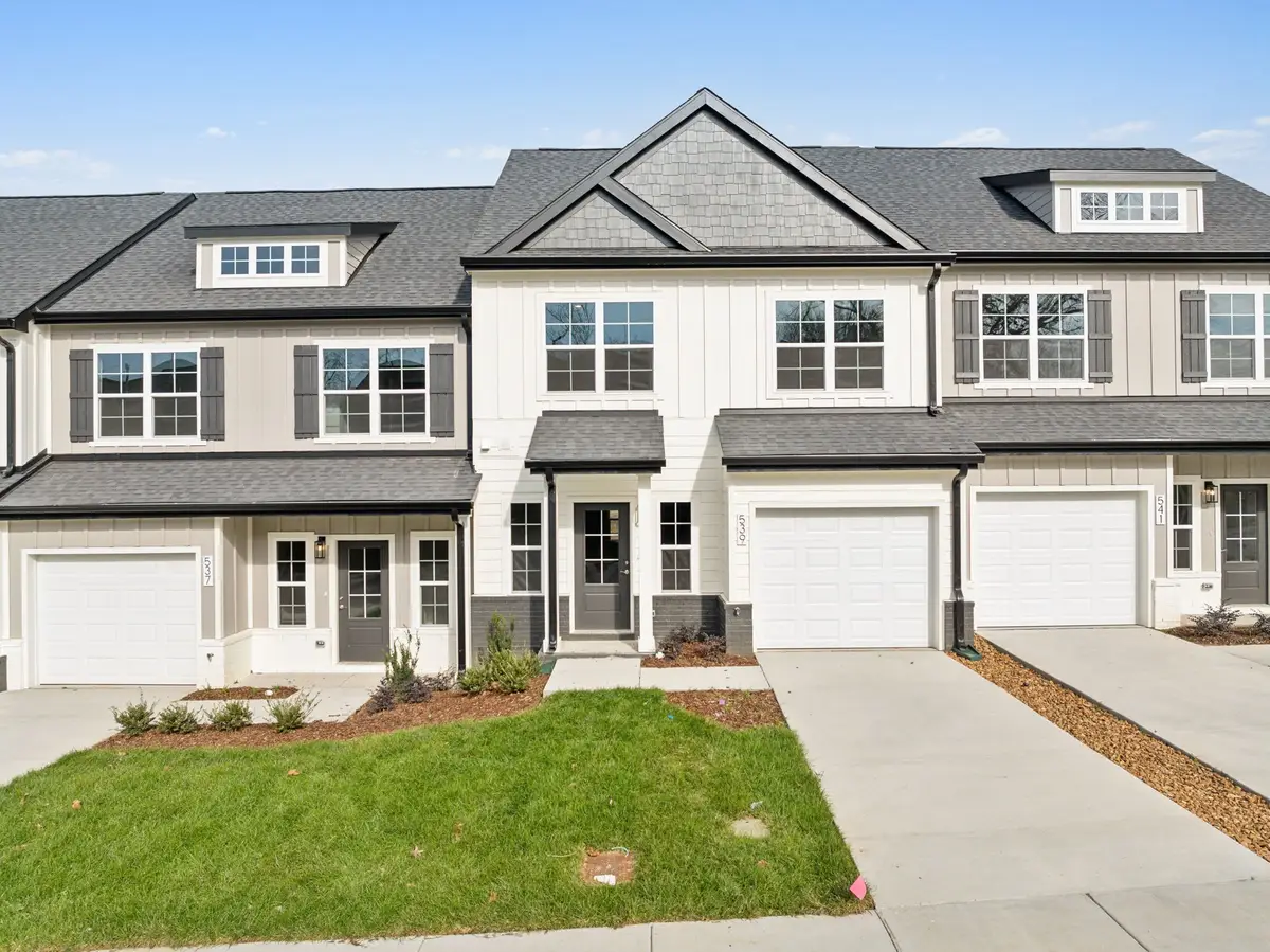 672 Tulip Springs Ct, Hermitage, TN 37076 - #1