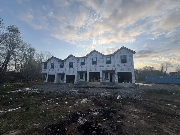 630 Guildfield Dr, Clarksville, TN 37043