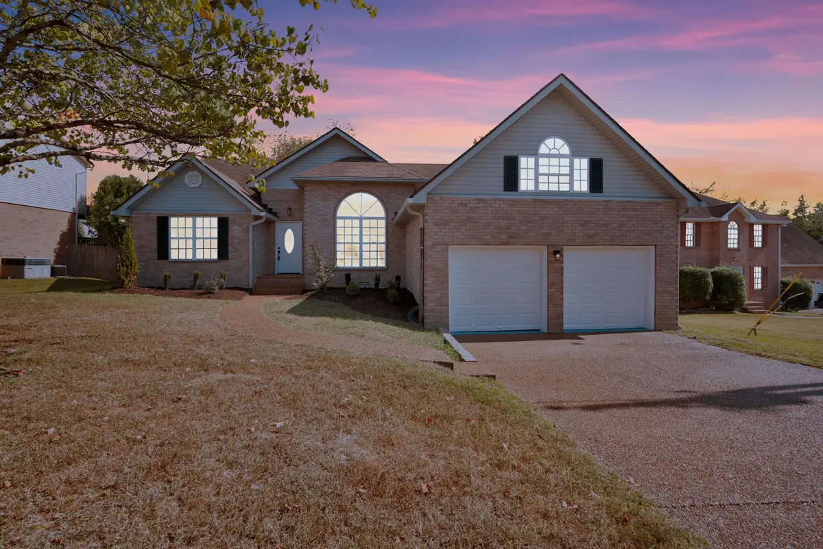 705 Pinehurst Pt, Mount Juliet, TN 37122 - #1