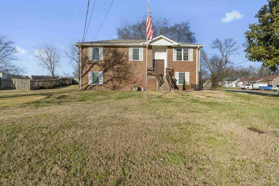 101 Tyler Ct, Gallatin, TN 37066 - Image #2