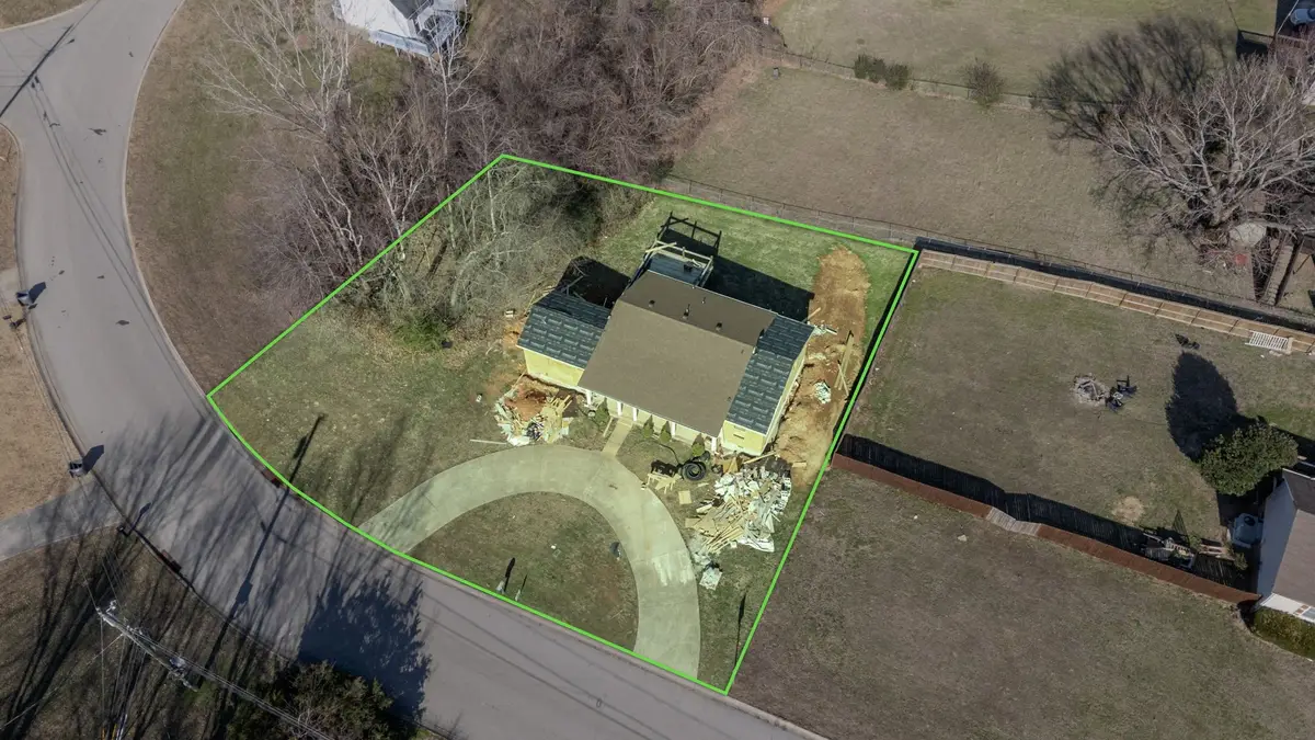 905 Applegrove Cir, Clarksville, TN 37040 - Image #1