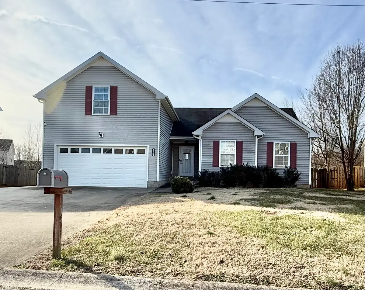 1337 Loren Cir, Clarksville, TN 37042 - Image #1