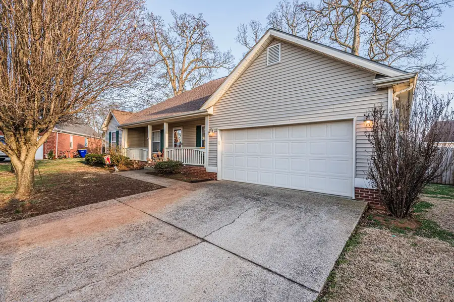 1333 Angelica Ct, Bowling Green, KY 42104 - Image #2