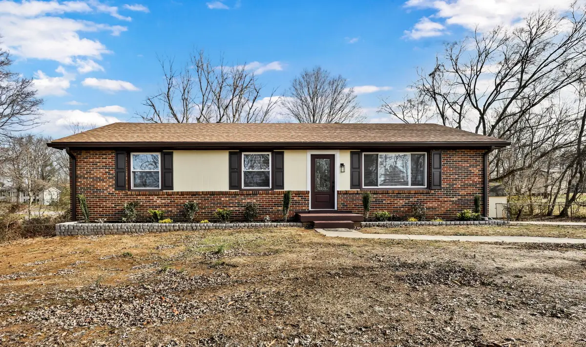 139 W Regent Dr, Clarksville, TN 37043 - Image #1