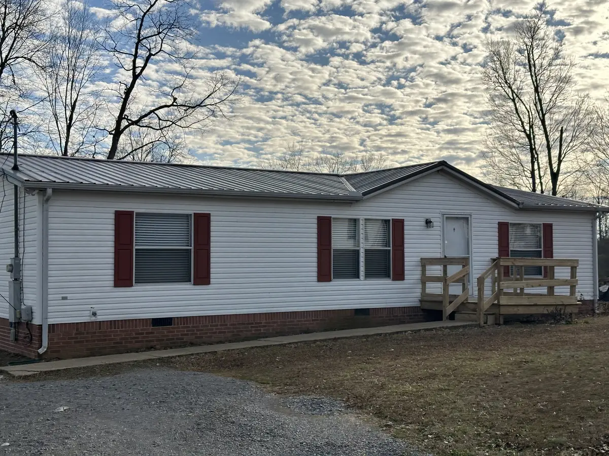 205 Archery Ln E, Shelbyville, TN 37160 - Image #1