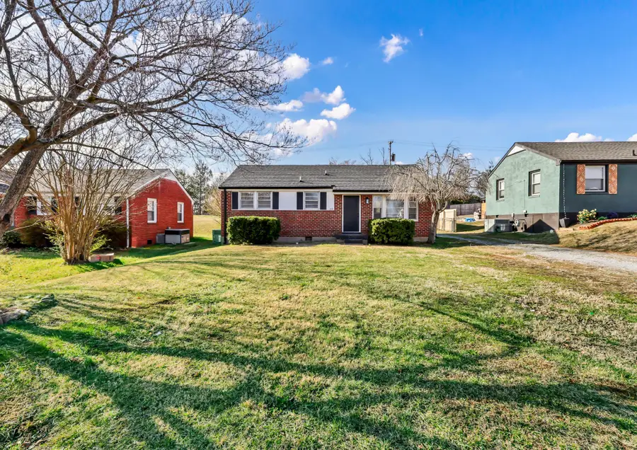 218 Clearview Dr, Clarksville, TN 37043 - #2