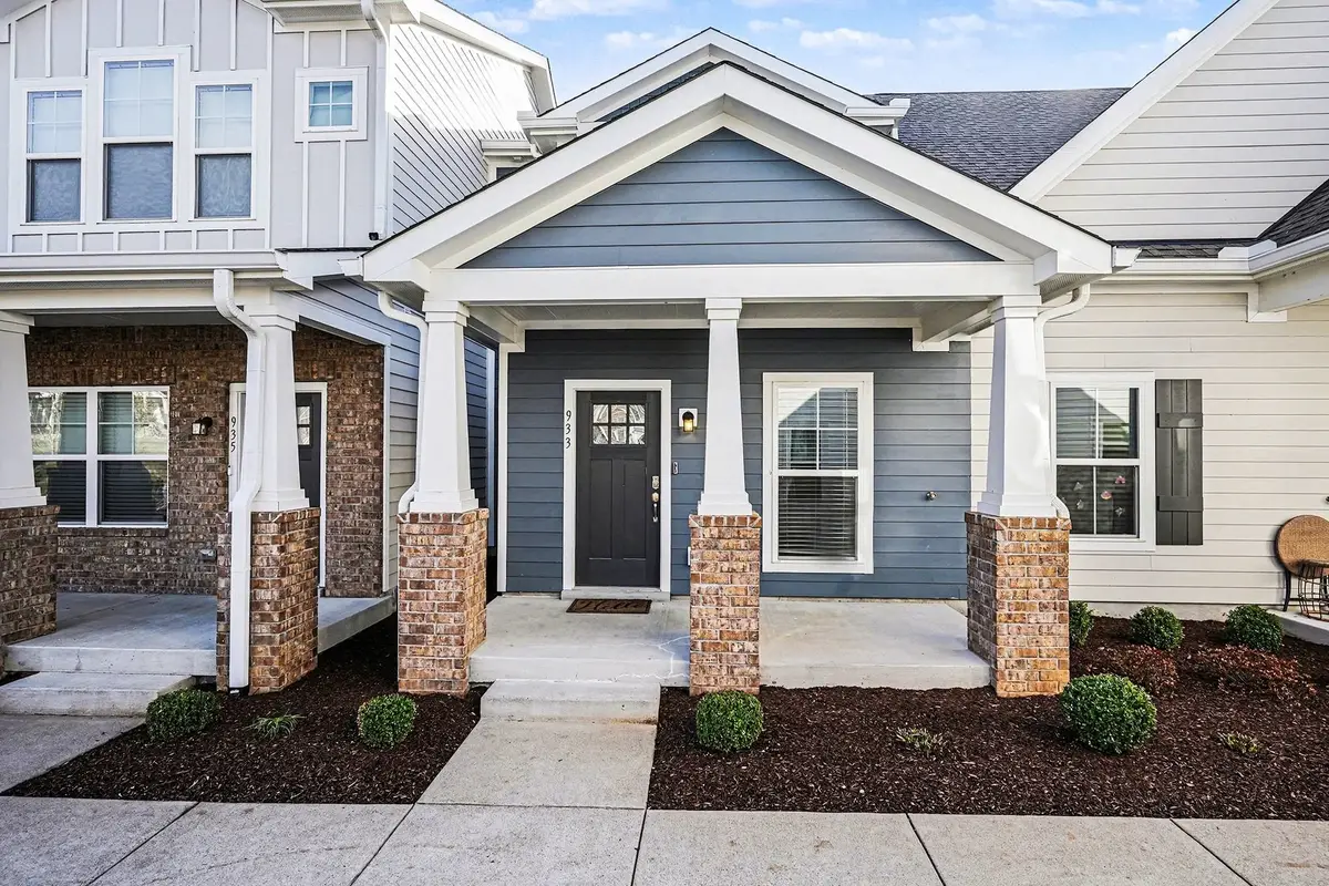 933 Ashland Place Dr, Nashville, TN 37218 - Image #1