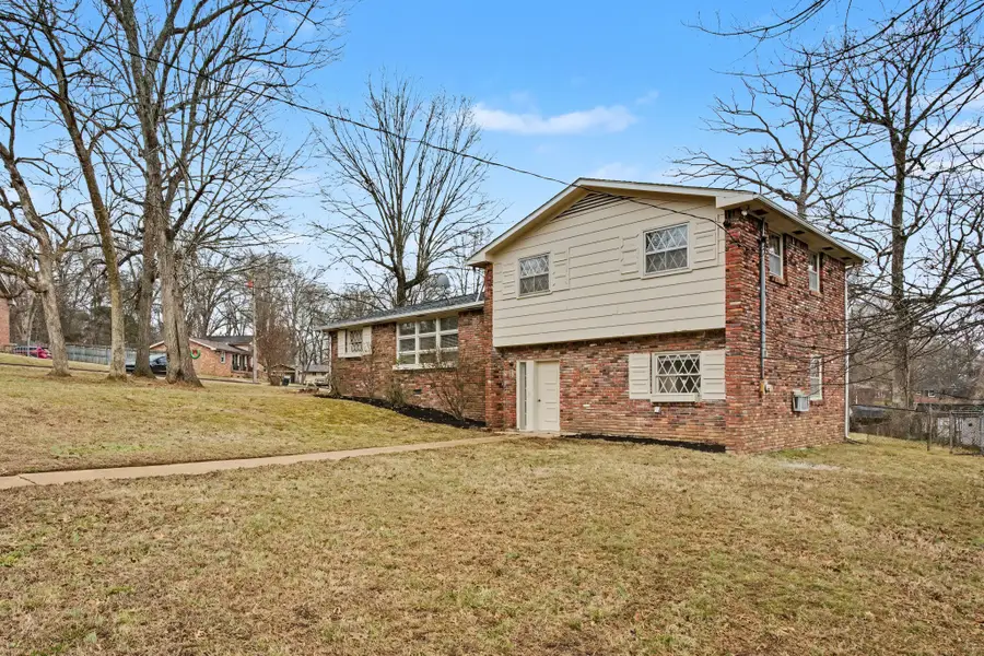339 Bonnahurst Dr, Hermitage, TN 37076 - Image #2
