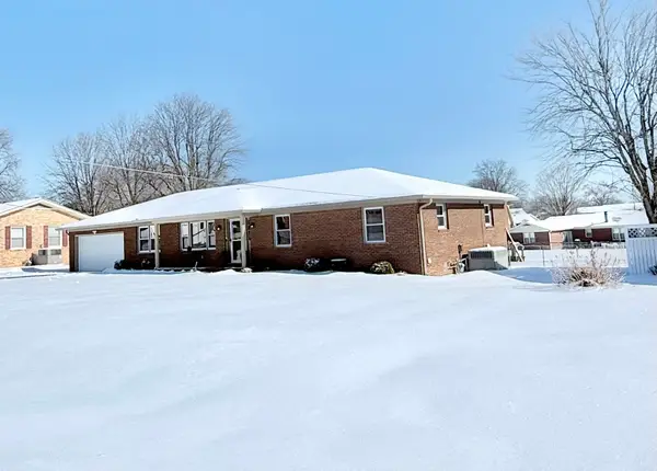 306 Ellen Dr, Hopkinsville, KY 42240