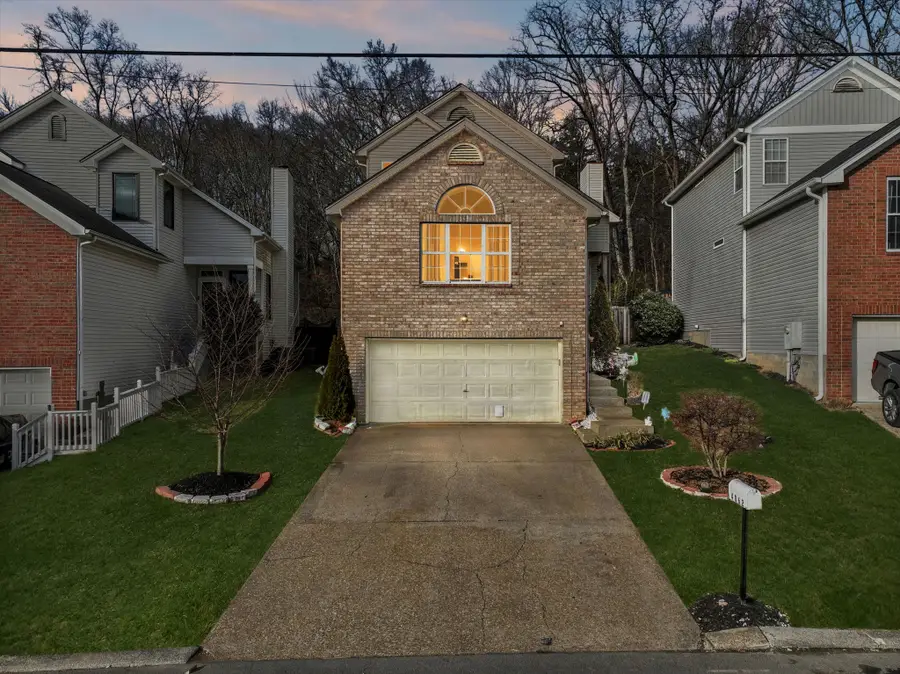 4062 Farmingham Woods Dr, Hermitage, TN 37076 - #2