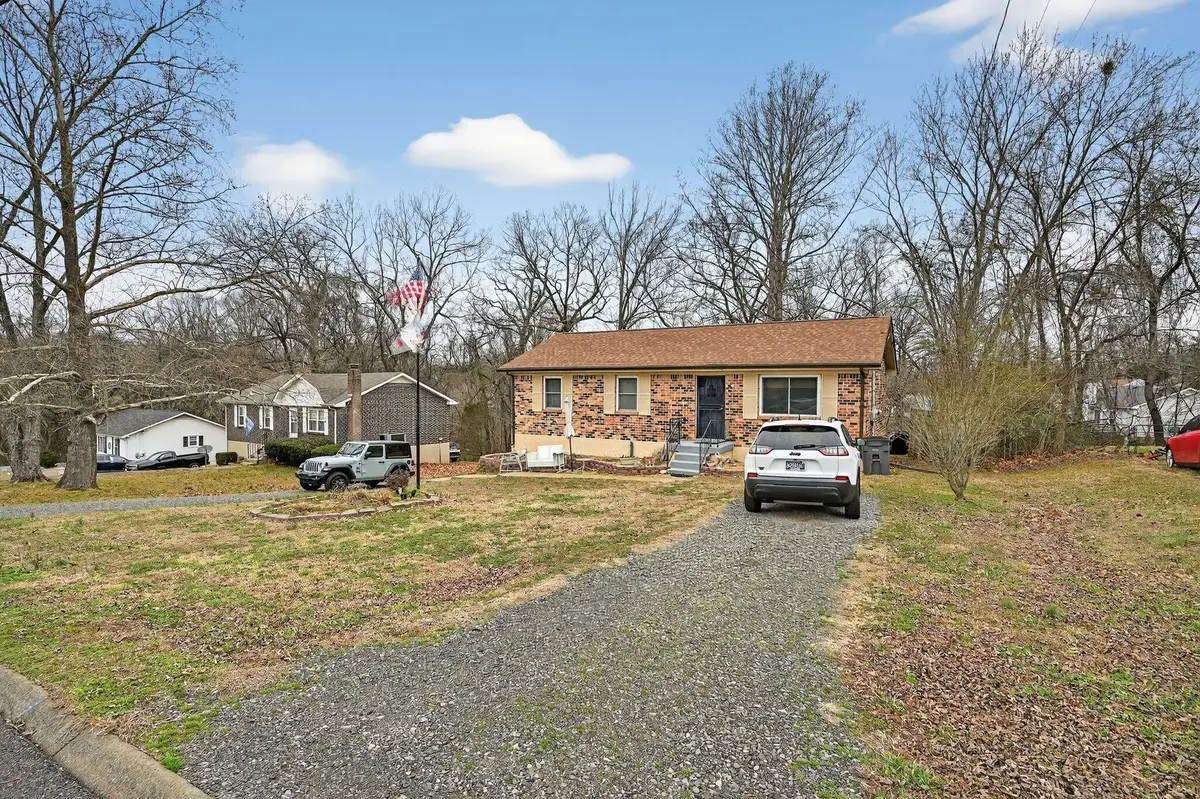 717 Ranch Hill Dr, Clarksville, TN 37042 - Image #1