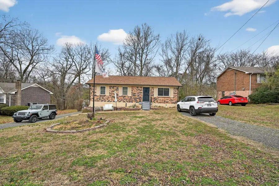 717 Ranch Hill Dr, Clarksville, TN 37042 - Image #2