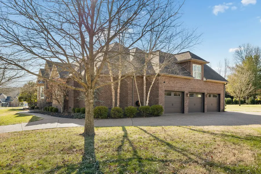 1035 Dorset Dr, Hendersonville, TN 37075 - #2