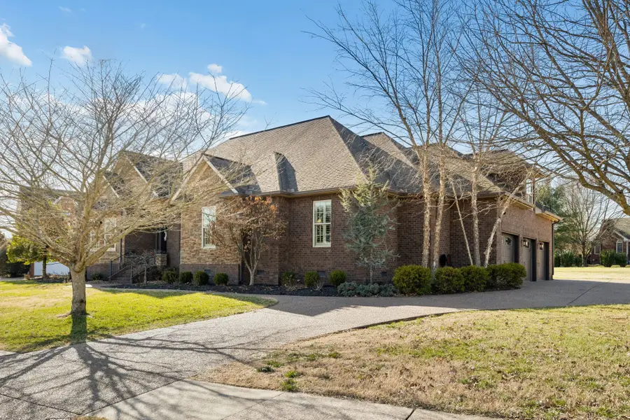 1035 Dorset Dr, Hendersonville, TN 37075 - #3