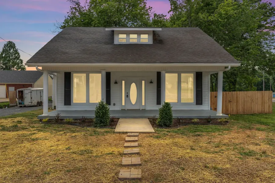 601 S Russell St, Portland, TN 37148 - Image #2