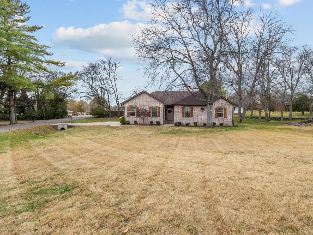860 Rogers Rd, Gallatin, TN 37066 - Image #1