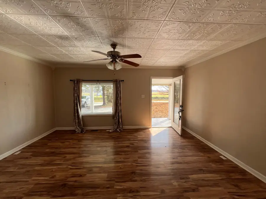 631 W Maple St, Morrison, TN 37357 - Image #2