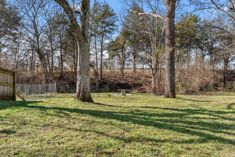 205 Tammy Dr, Gallatin, TN 37066 - Image #2