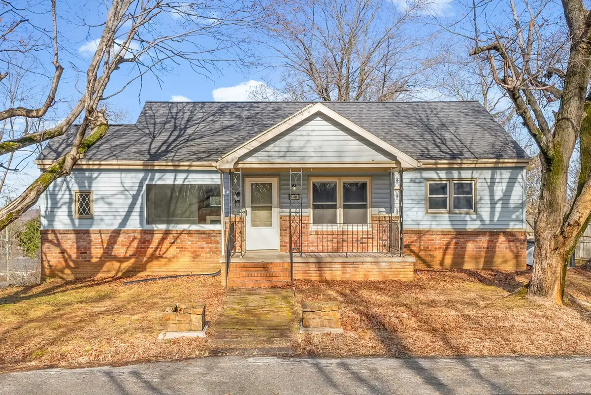 1304 E 7th St, Hopkinsville, KY 42240 - Image #1