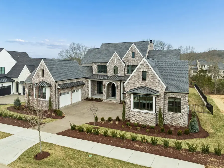 8864 Edgecomb Dr, College Grove, TN 37046 - #2