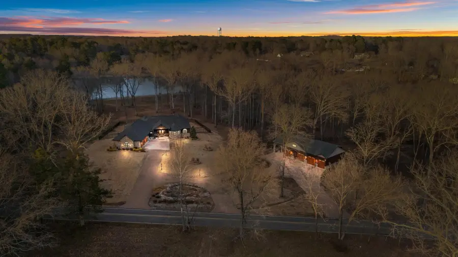 1816 Mckelvy Rd, Camden, TN 38320 - #3