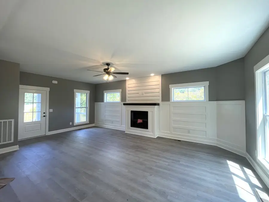 713 Eva Agnes Avenue, Clarksville, TN 37042 - Image #2