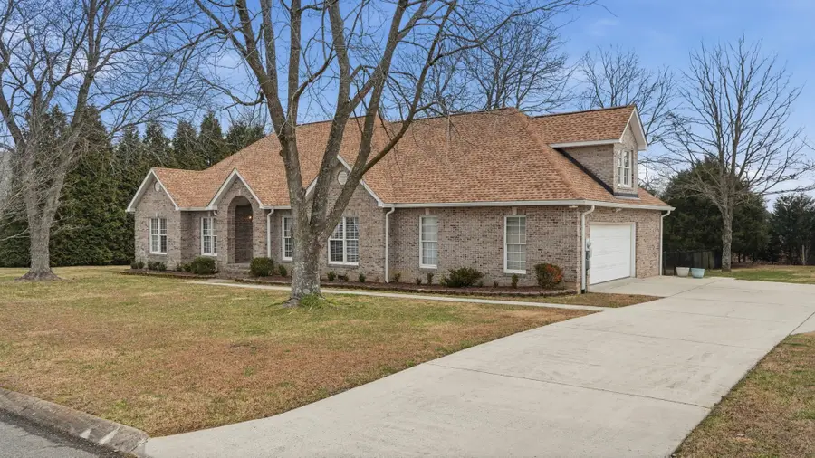 201 Victoria Ct, Tullahoma, TN 37388 - #2