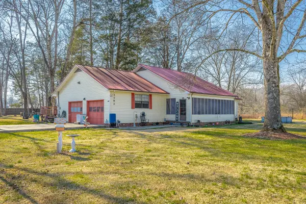 2582 E Valley Rd, Jasper, TN 37347