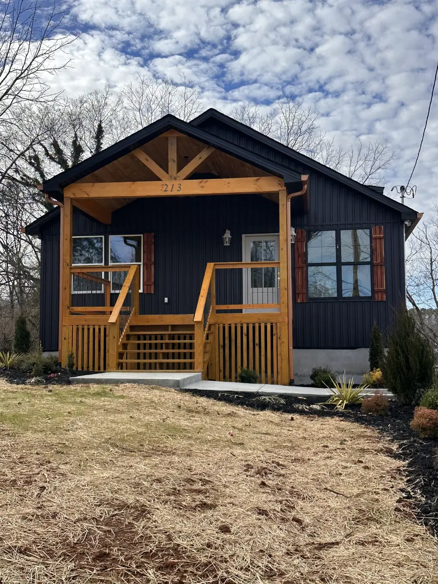 213 W End Ave, McMinnville, TN 37110 - #3