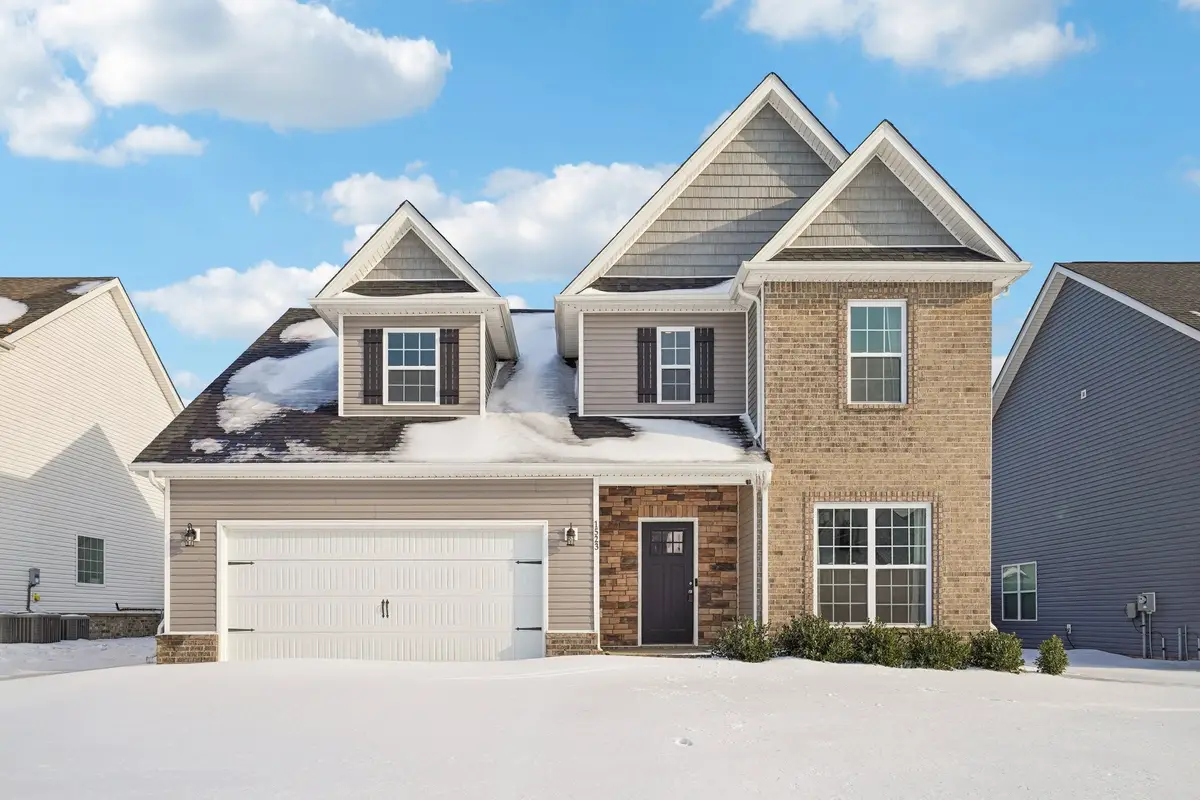 1523 Kingbird Dr, Clarksville, TN 37040 - Image #1