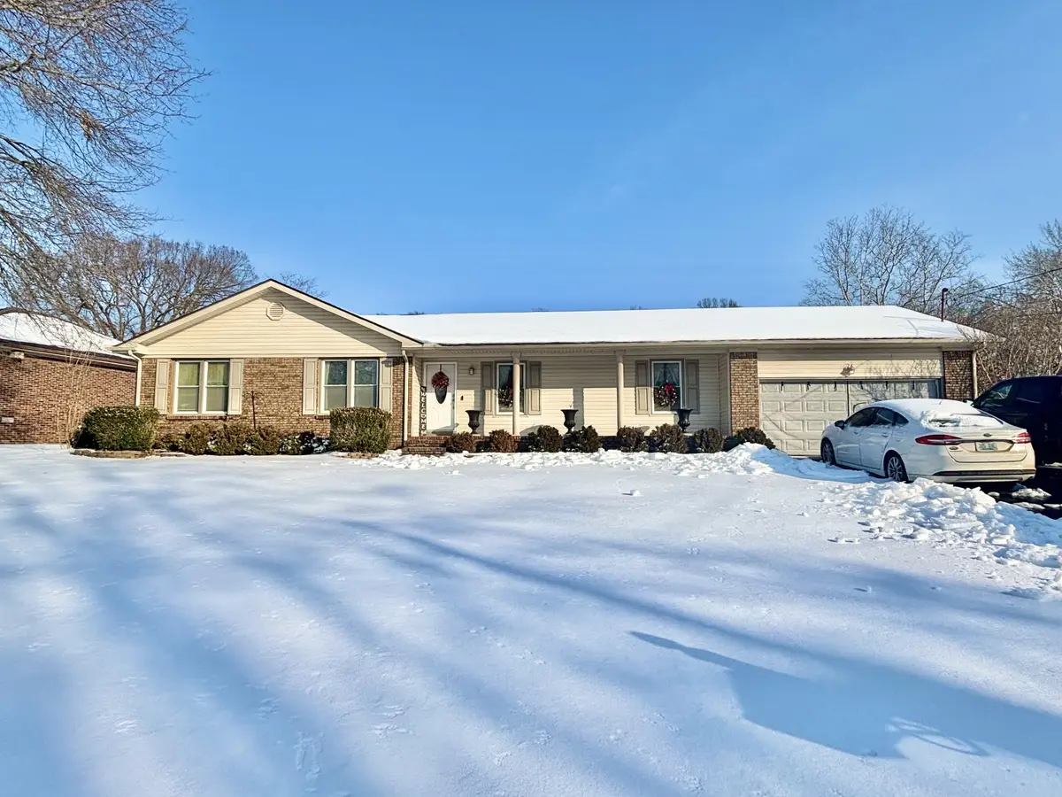 404 Springmont Dr, Hopkinsville, KY 42240 - Image #1