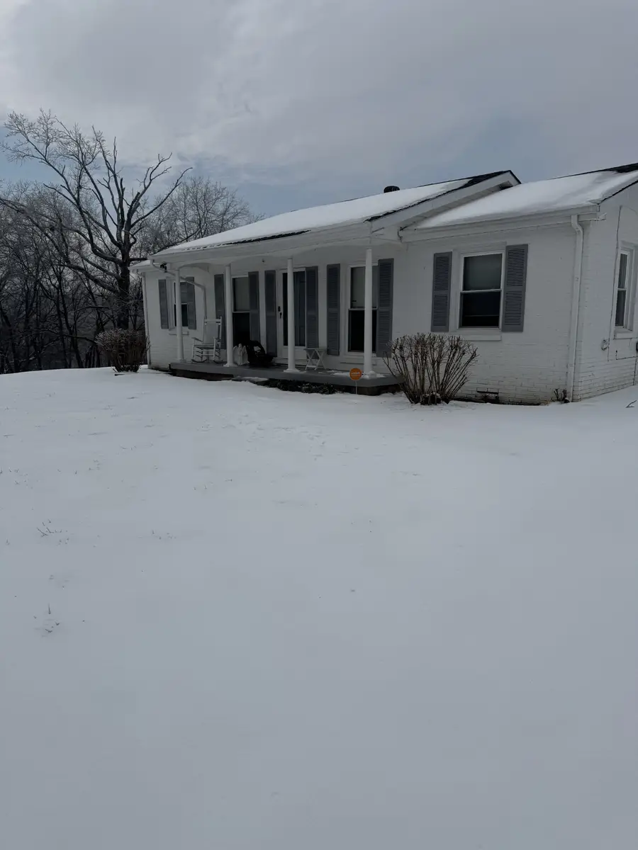 2124 Grants Chapel Rd, Adams, TN 37010 - Image #3