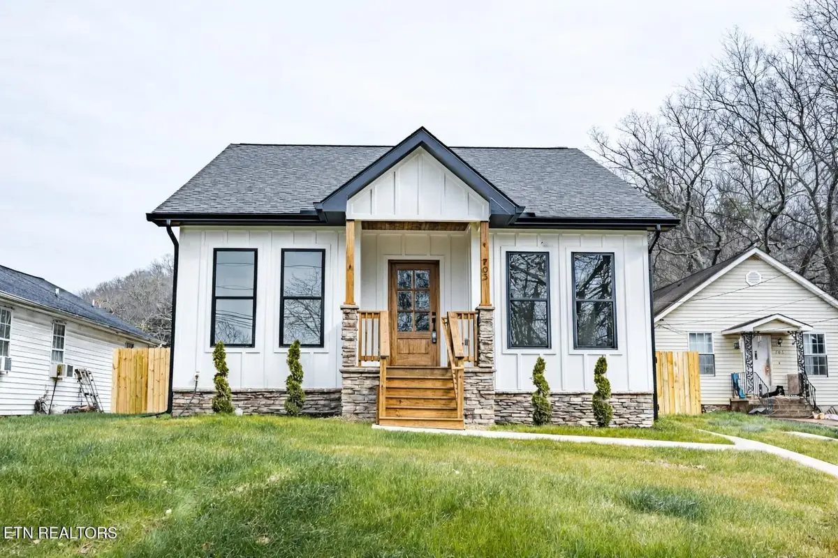 703 Sw Redwine St, Knoxville, TN 37920 - Image #1