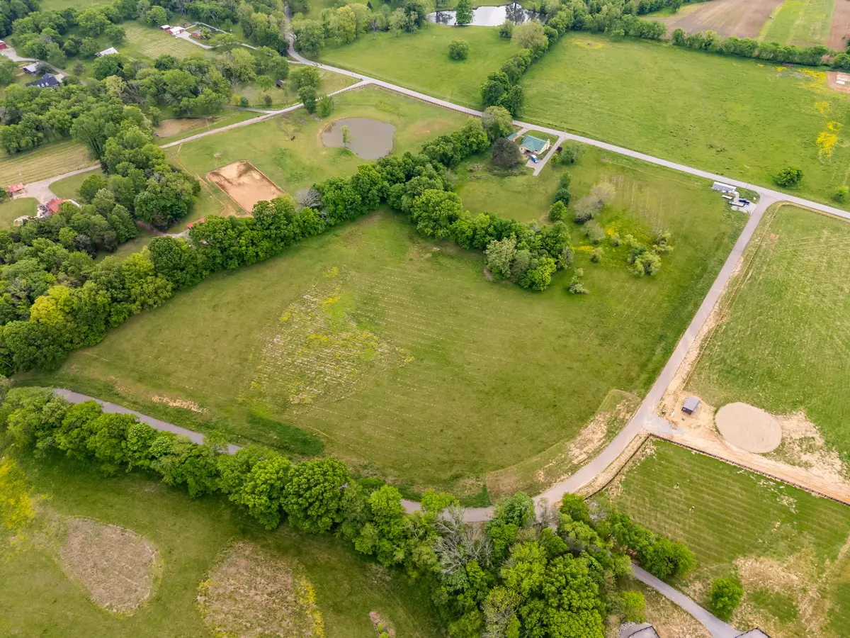 8414 Crockett Ln, College Grove, TN 37046 - #1