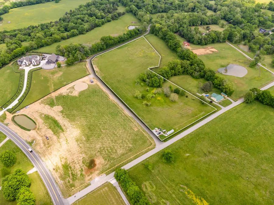 8414 Crockett Ln, College Grove, TN 37046 - #2