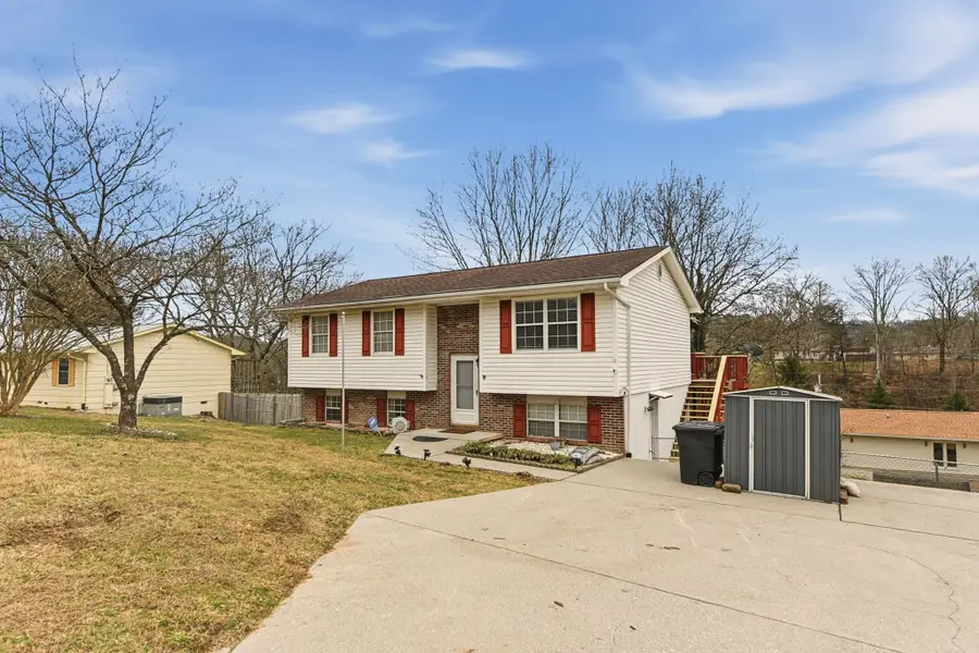 610 Red Bud Ln, Oliver Springs, TN 37840 - #3